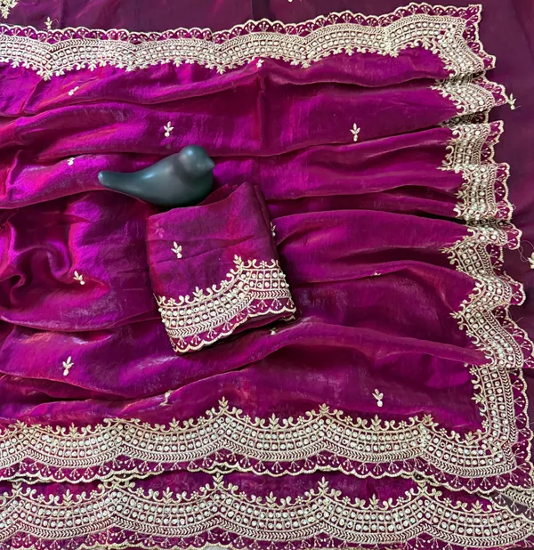 Women_Purple_Embroidered_Saree_With_Gold_Border_For_Wedding_Guests