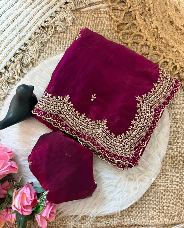 Women_Purple_Embroidered_Saree_With_Gold_Border_For_Wedding_Guests