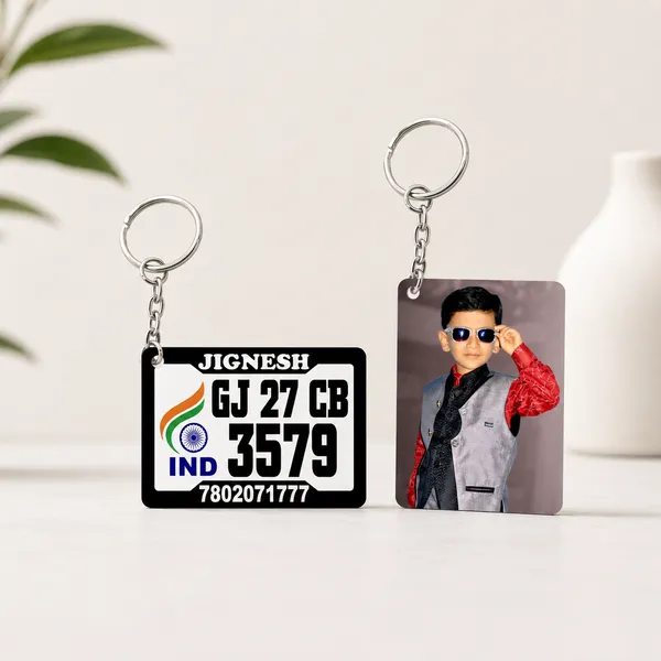 Personalized_Vehicle_Number_Plate_Keychain_With_Photo_Custom_Acrylic_Photo_Keyring_For_Car_And_Bike