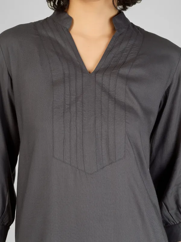 Grey_Pure_Rayon_Straight_Fit_Pintuck_Kurta_For_Women
