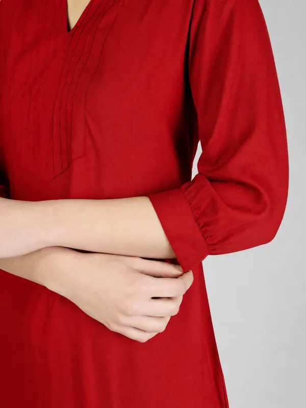 Red_Pure_Rayon_Pintuck_Straight_Kurta_For_Women