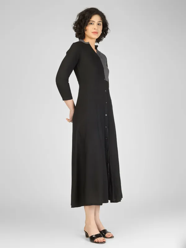 Black_Grey_Pure_Rayon_Color_Block_Midi_Dress_For_Women