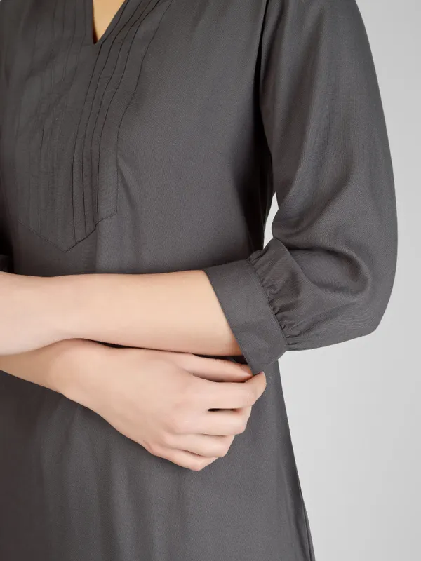 Grey_Pure_Rayon_Straight_Fit_Pintuck_Kurta_For_Women