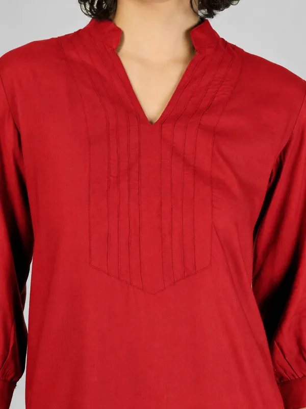 Red_Pure_Rayon_Pintuck_Straight_Kurta_For_Women