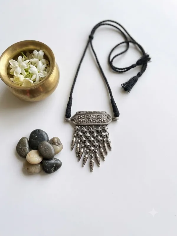Banjara_silver_fringe_choker_with_black_thread