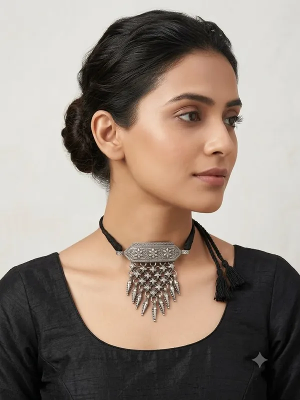 Banjara_silver_fringe_choker_with_black_thread