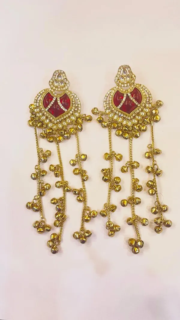 Traditional_Gold-Toned_Kashmiri_jhumka__with_AD