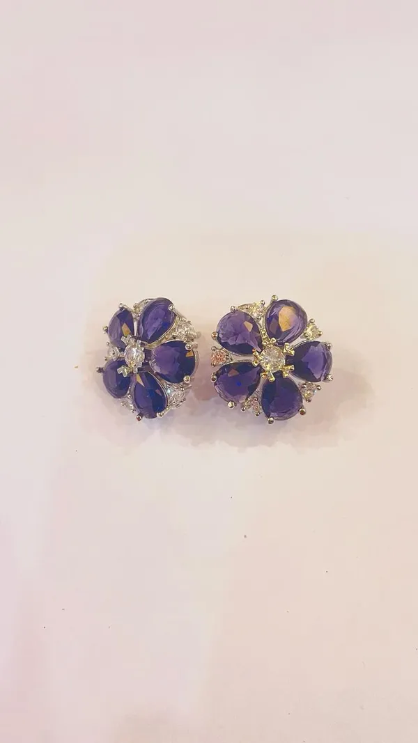 Elegant_Purple_Stone_Flower_Stud_Earrings