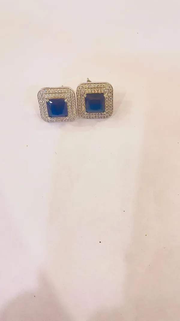 Elegant_square_shaped_Studed_Earrings