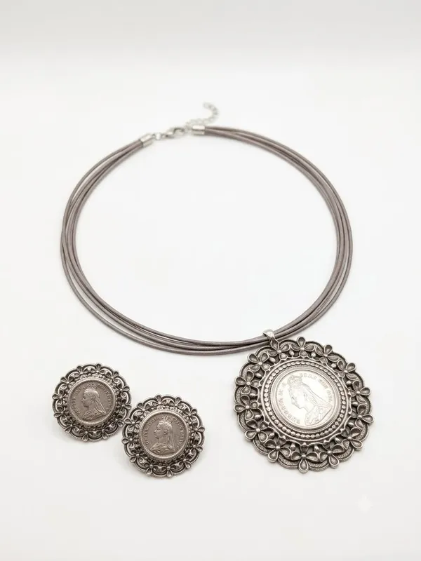 Empress_coin_Necklace_set_in_pure_brass_with_silver_polish
