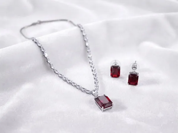Silver_Tones_AD_Necklace_set_with_Ruby_red_square_shape_stone