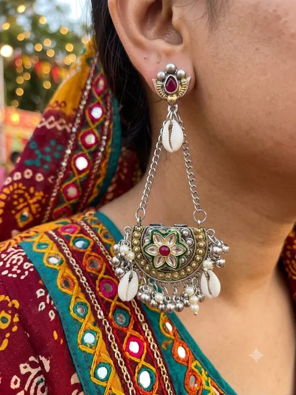 Nayantara_drops_banjara_kaudi_jhumki