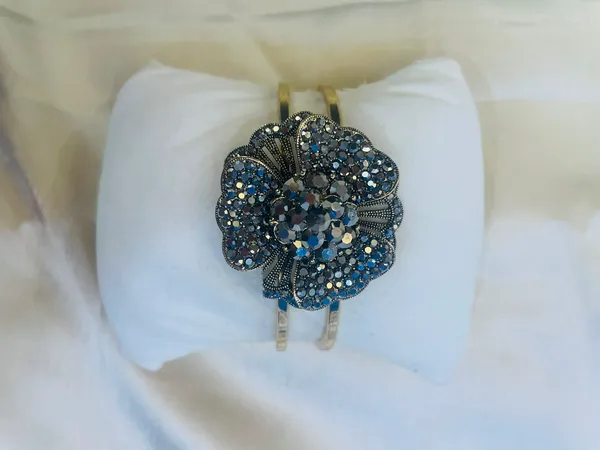 Statement_Party_wear_black_crystal_floral__Bracelet