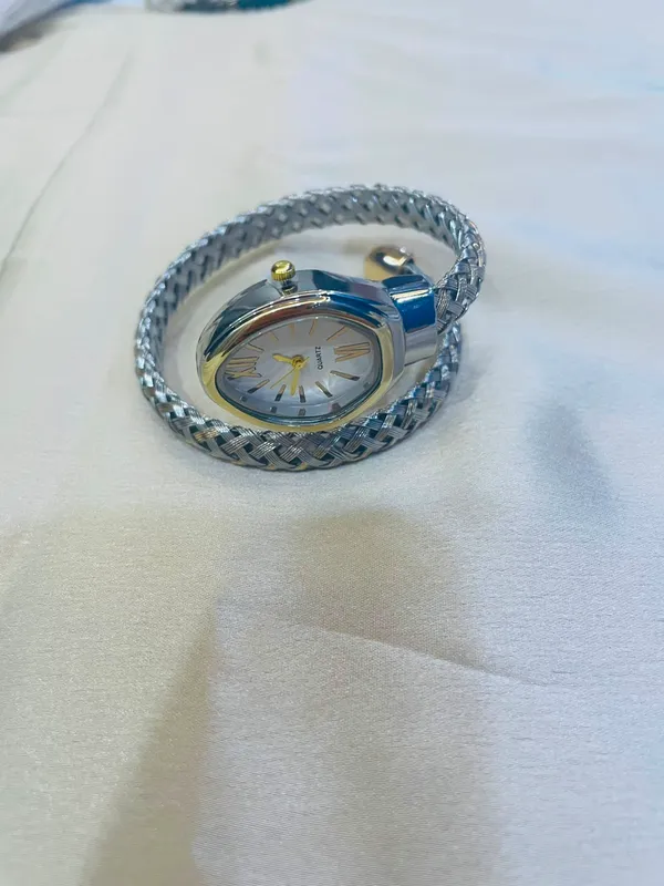 Aura_Silver_Wave_Bracelet_Watch