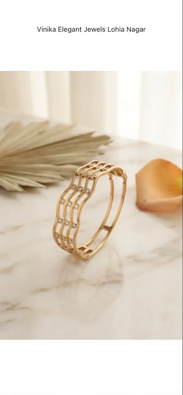 Gold-Tone_Bracelet_with_AD