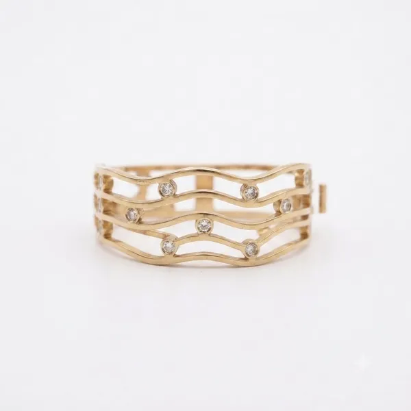 Gold-Tone_Bracelet_with_AD