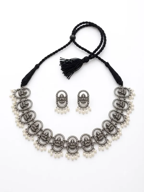 antique_pearl_Lakshmi_choker