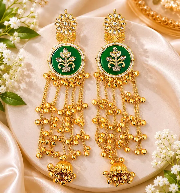 Traditional_Gold-Toned_Kashmiri_jhumka