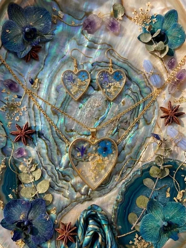 Rasin_Cain_and_earings_in_electric_blue