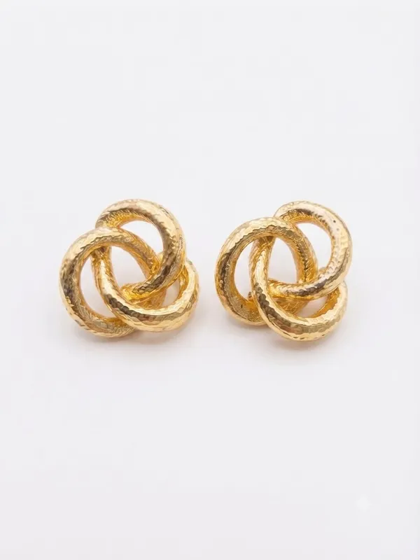 Golden_Flower_Stud_Earrings_For_Women