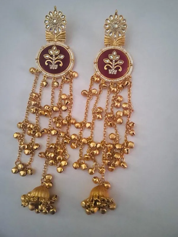 Traditional_Gold-Toned_Kashmiri_jhumka