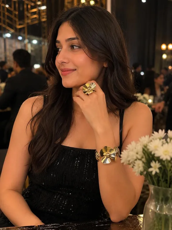 Statement_Gold_Floral_Cuff_with_Ring_(Anti_Tarnish)