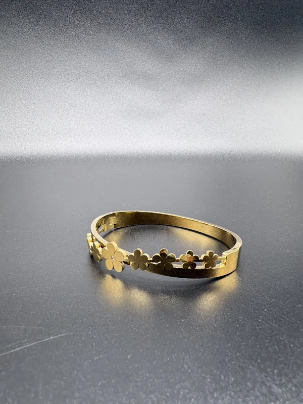 Gold-Plated_Flower_Band_Ring