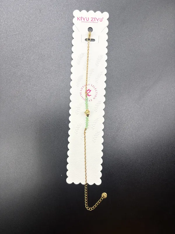 Delicate_Gold-Tone_Chain_Bracelet_With_Charm