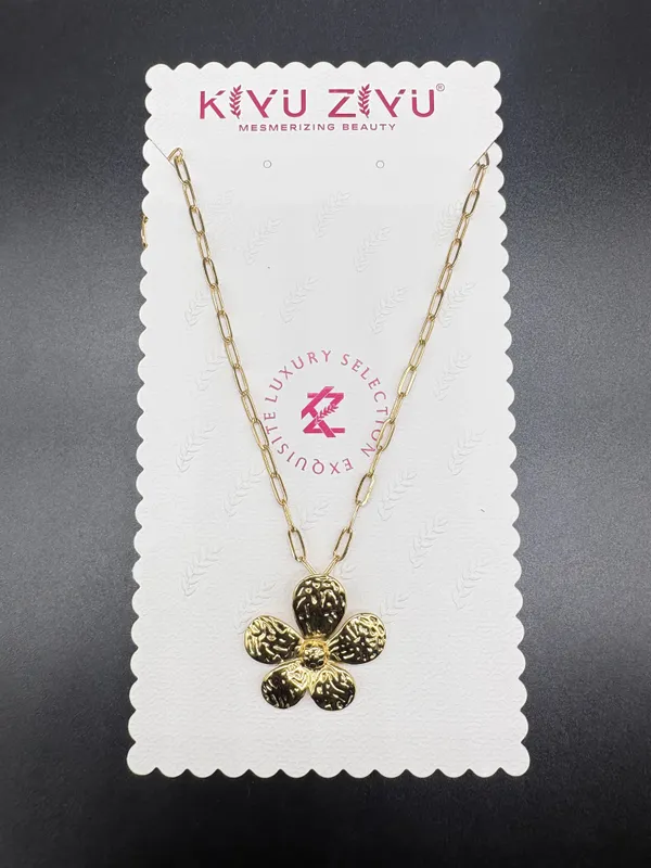 Gold-Tone_Hammered_Flower_Pendant_Chain_Necklace_By_Kavu_Zavu