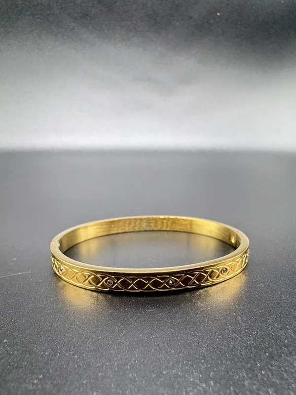 Gold-Toned_Engraved_Bangle_Bracelet