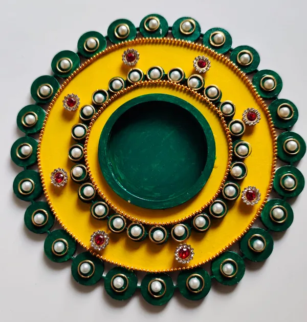 Handcrafted_Yellow_And_Green_Decorative_Tea_Light_Candle_Holder_With_Pearl_Embellishments
