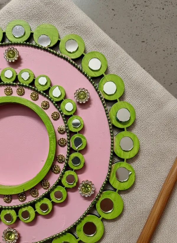 Decorative_Handcrafted_Traditional_Pink_&_Green_Rangoli_Pattern_Tea_Light_Candle_Holder