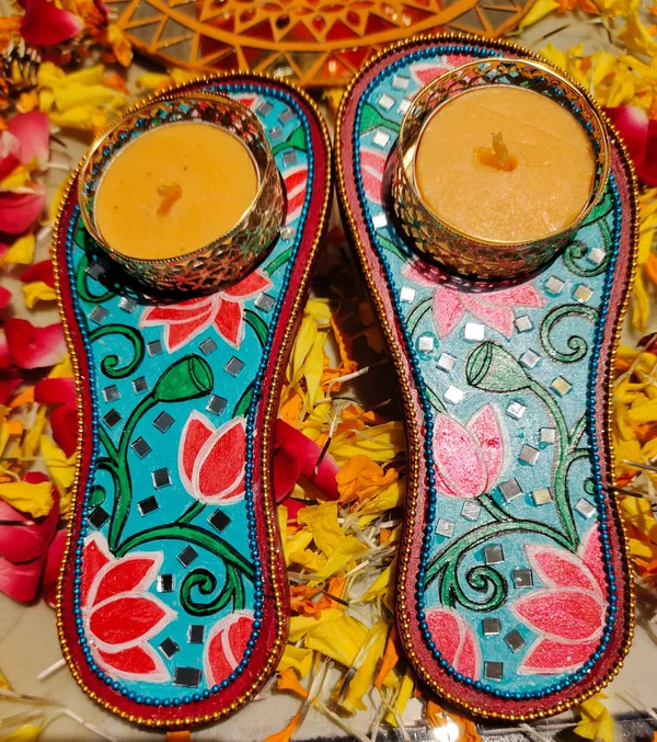 Decorative_Handcrafted_Charan_Paduka_Tea_Light_Candle_Holder_Pair