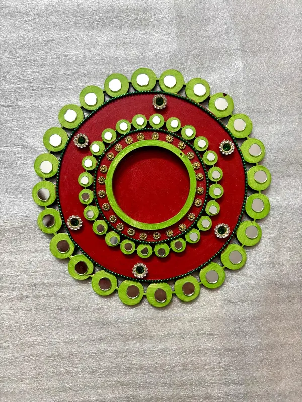 Decorative_Handcrafted_Red_&_Green_Rangoli_Pattern_Tea_Light_Candle_Holder