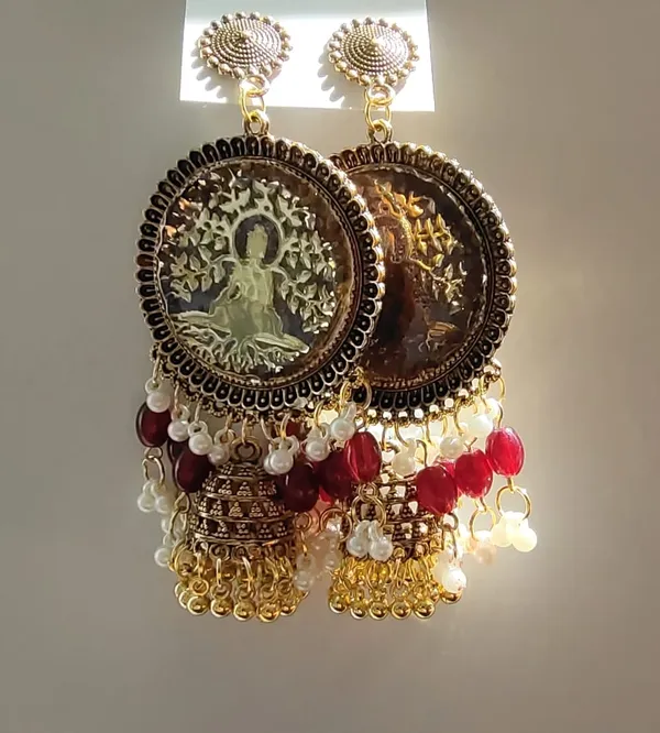 Traditional_Oxidized_Resin_Buddha_Jhumka_Earrings_With_Red_And_White_Beads