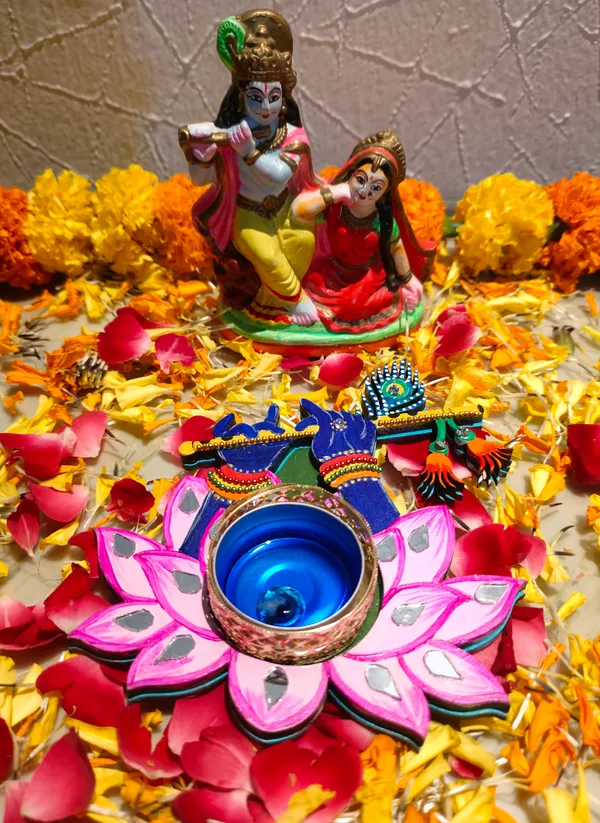 Decorative_Handcrafted_Murari_Traditional_Lotus_Pattern_Tea_Light_Candle_Holder