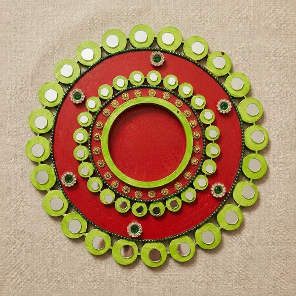 Decorative_Handcrafted_Red_&_Green_Rangoli_Pattern_Tea_Light_Candle_Holder