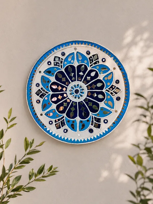 Handcrafted_Decorative_Lippan_Art_Round_Wall_Hanging_-_White_And_Blue