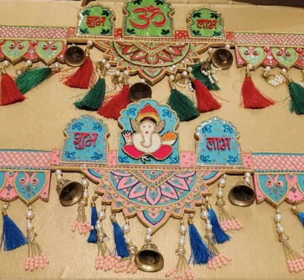 Decorative_Bandhanwar_/_Toran_Door_Hanging_With_Tassels_And_Traditional_Motifs_Set_Of_2