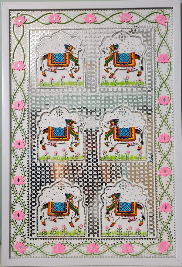 Handcrafted_Pichwai_Lippan_Fusion_Art_Tapestry_With_Sacred_Cows_And_Floral_Motifs_Wall_Decor/_Temple_Backdrop