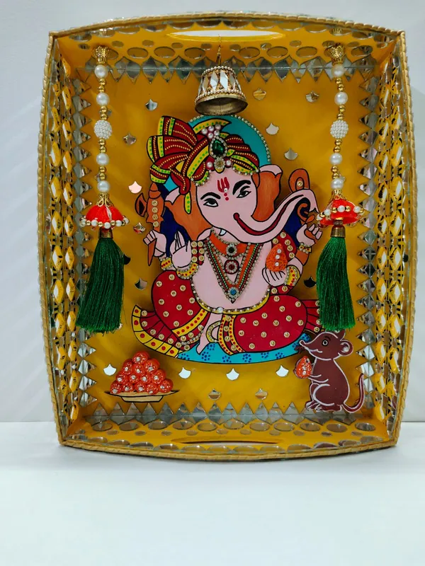 Handcrafted_Lippan_Art_Ganesha_Temple_formation_with_3D_Effect