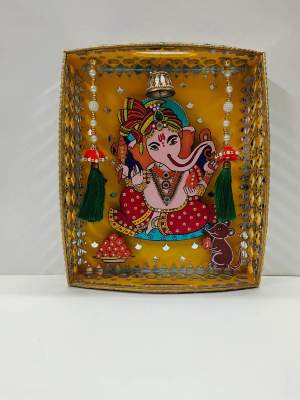 Handcrafted_Lippan_Art_Ganesha_Temple_formation_with_3D_Effect