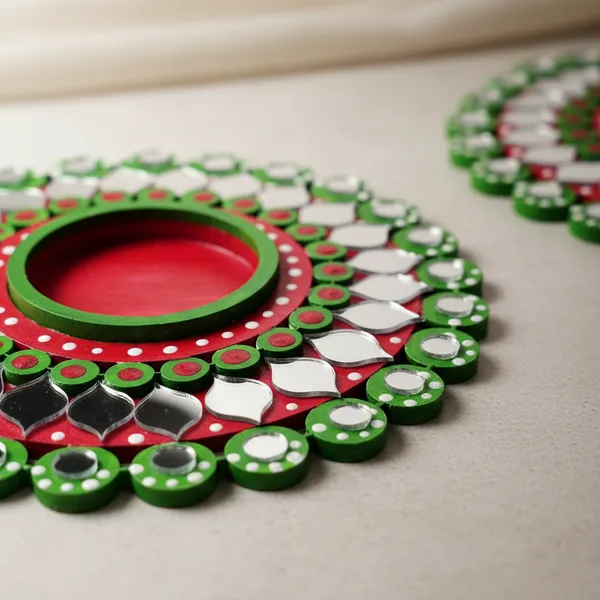 Decorative_Handcrafted_Traditional_Red_&_Green_Rangoli_Pattern_Tea_Light_Candle_Holder