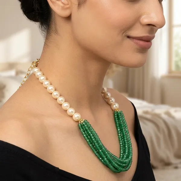 Pearl_And_Emerald_Necklace