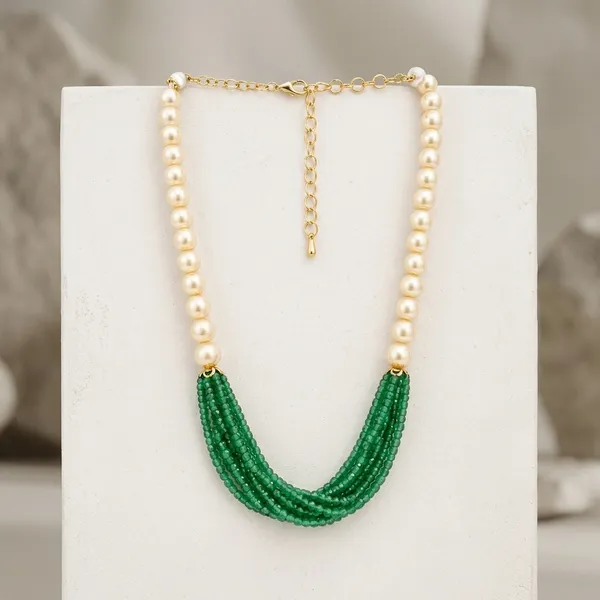 Pearl_And_Emerald_Necklace