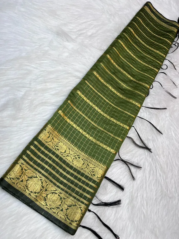 Green_And_Gold_Soft_Silk_Premium_Saree_For_Women