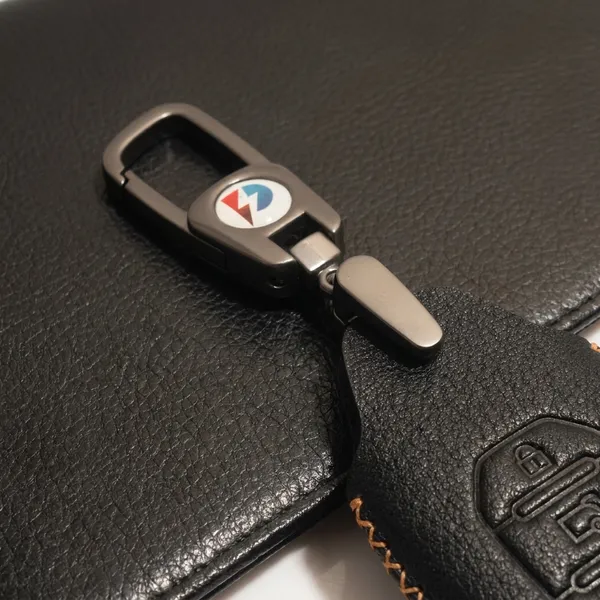 Black_Genuine_Leather_Premium_Key_Cover_With_Key_Chain_For_Car