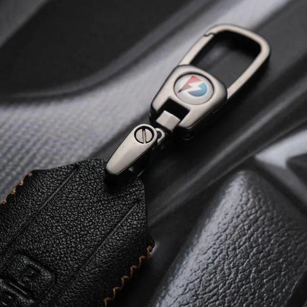 Black_Genuine_Leather_Premium_Key_Cover_With_Key_Chain_For_Car