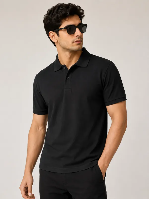 Black_Polo_T-Shirt_For_Men_-_Classic_Casual_Wear