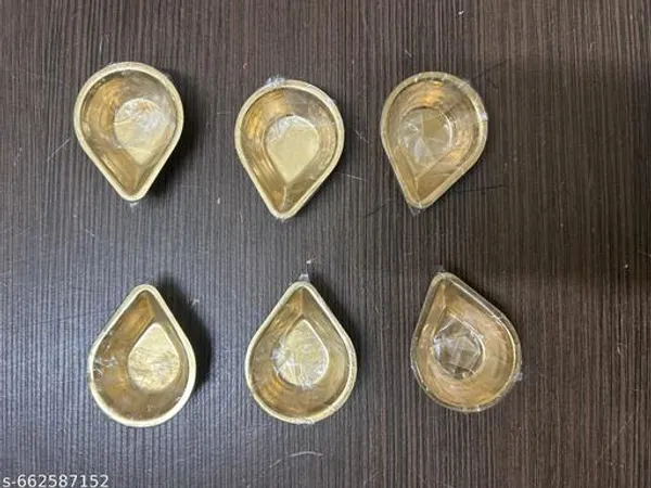 Pack_Of_6_Small_Brass_Diya_For_Puja_Purposes_And_Home_Diwali_Diyas